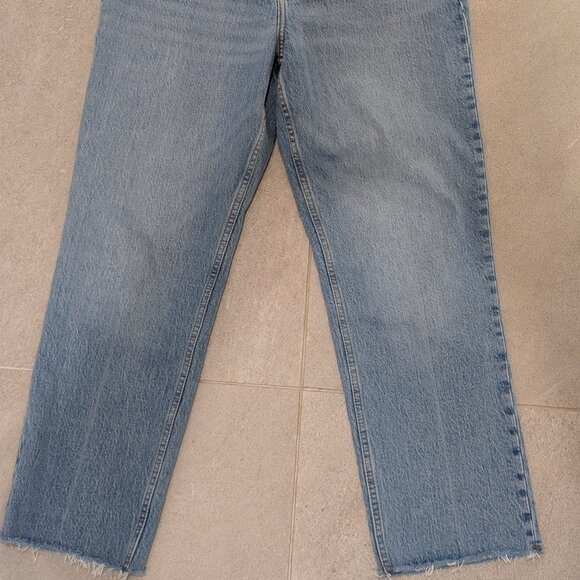 Abercrombie & Fitch; The ‘90s Straight’; Size 28/6 Xtra Short - Picture 3 of 4
